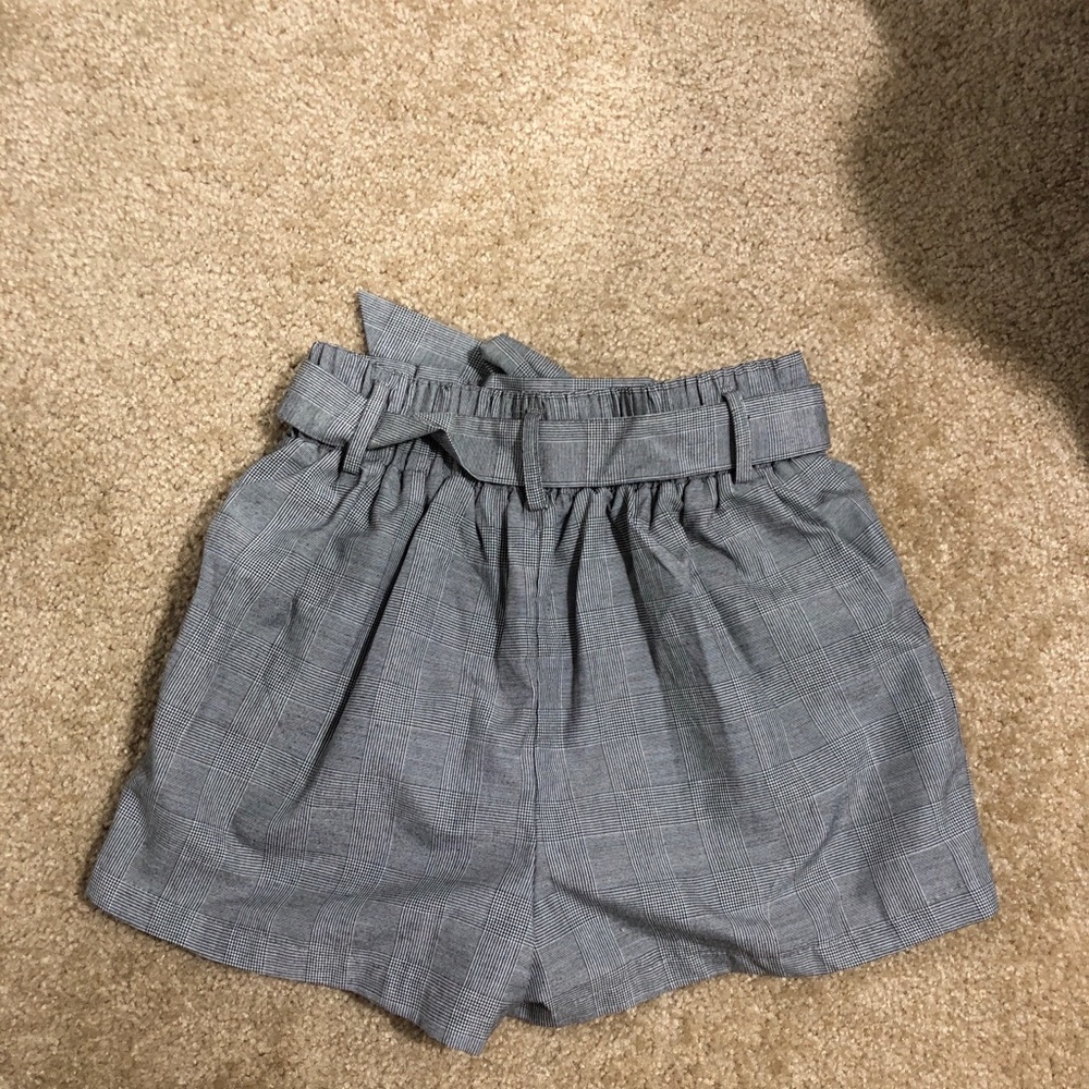 Checkered grey &white shorts - Picture 5 of 5